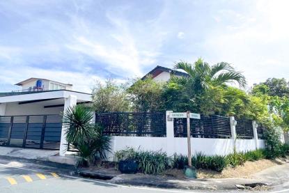 House and Lot For Sale in 4, Niyog Street, Las Piñas