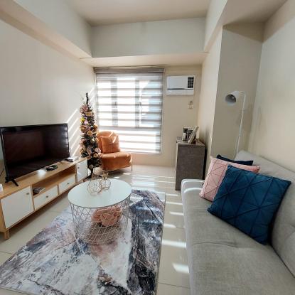 Condo For Rent in 35th Street, Makati City